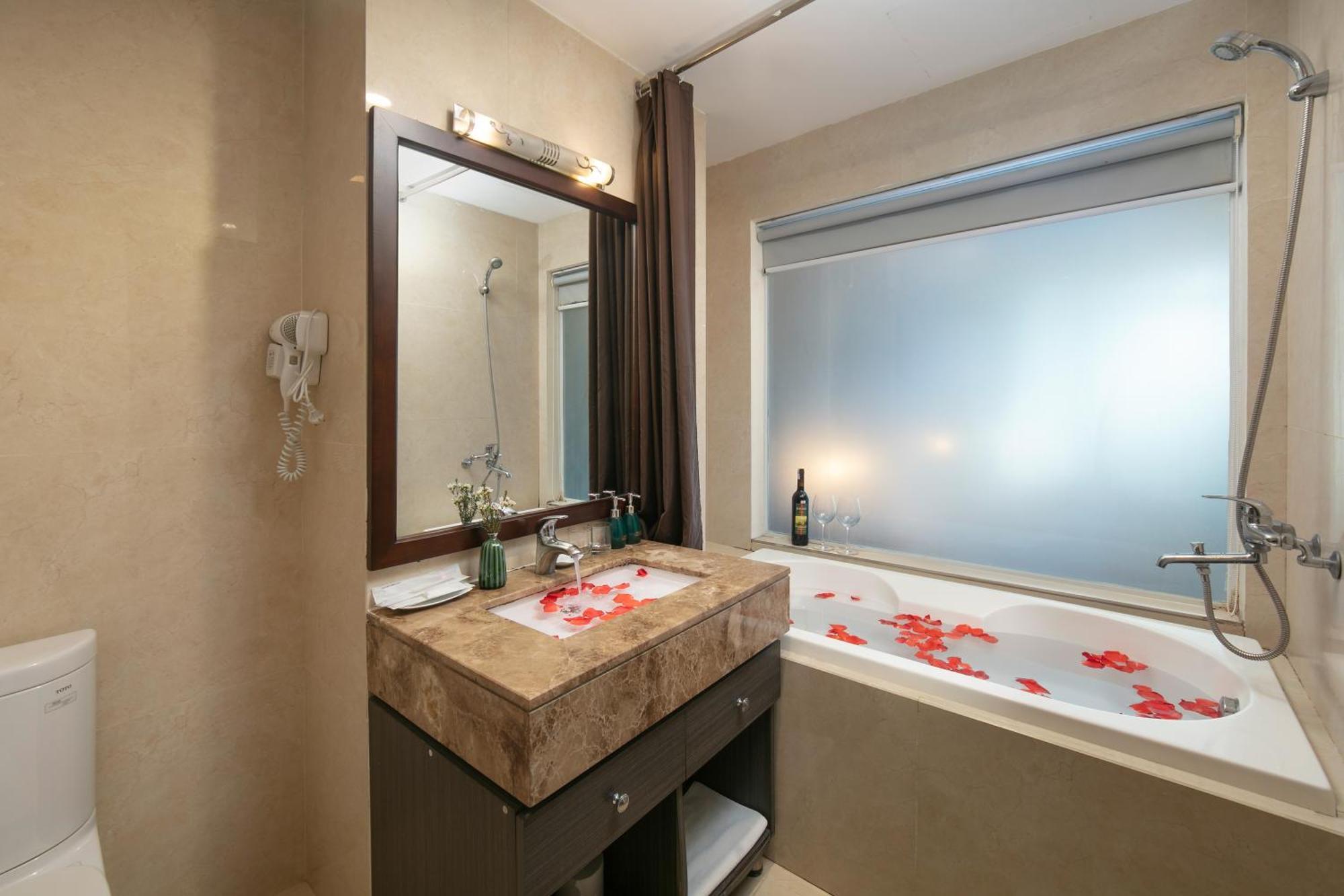 Brilliant Me Tri Hotel & Spa Hanoi Exterior photo